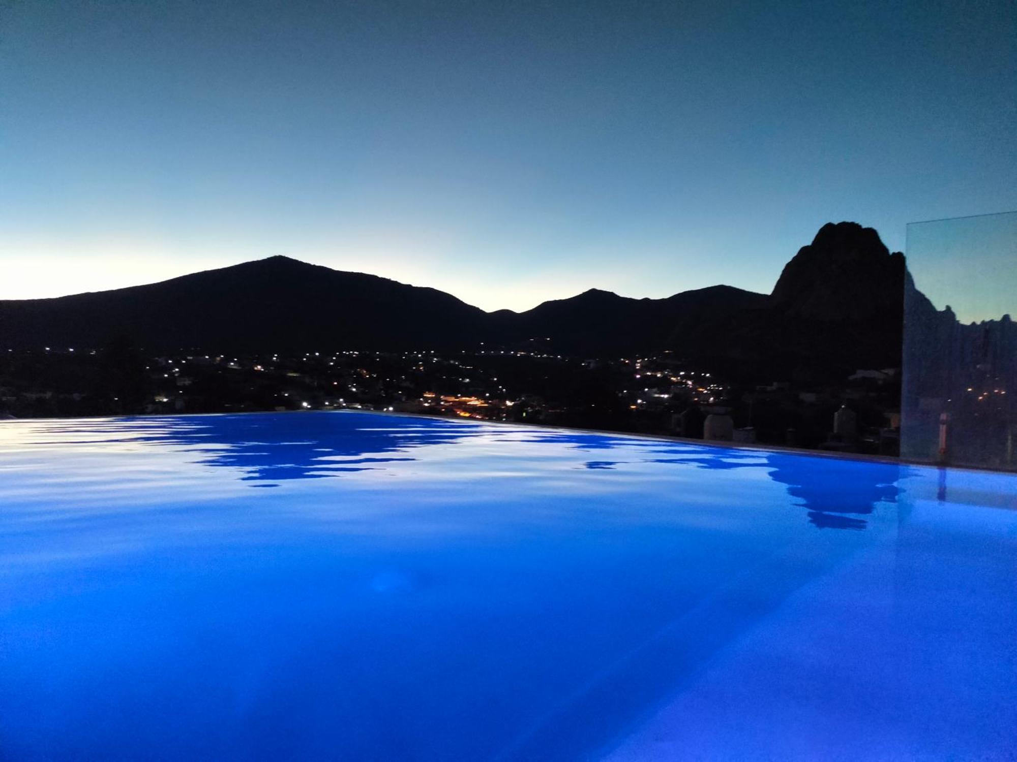 Hotel Villa Penasco แบร์นัล ภายนอก รูปภาพ