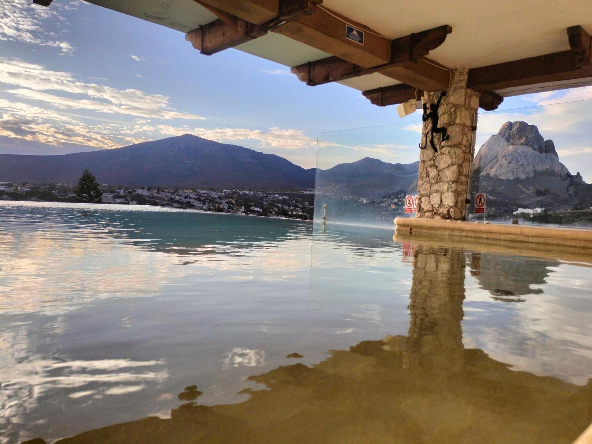 Hotel Villa Penasco แบร์นัล ภายนอก รูปภาพ